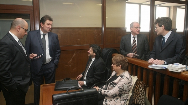 Адвокатите на Цв. Василев искат процеса за КТБ да бъде спрян, настояват за  ново разследване