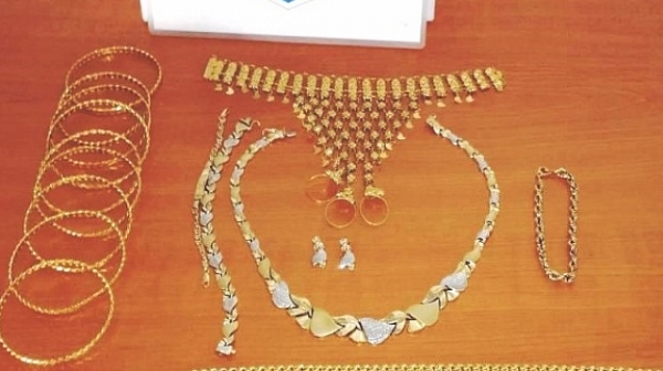 Задържаха златни накити за 24 хил. лв. на ”Капитан Андреево”
