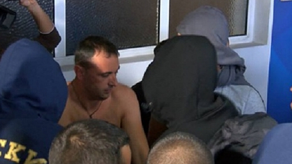 Брутално: Маскирани с качулки окупирали фитнеса на ”Левски”, заплашили футболистите