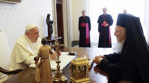 Папа Франциск се срещна с патриарх Вартоломей