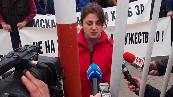 Работници протестират срещу източване на дружество във Варна