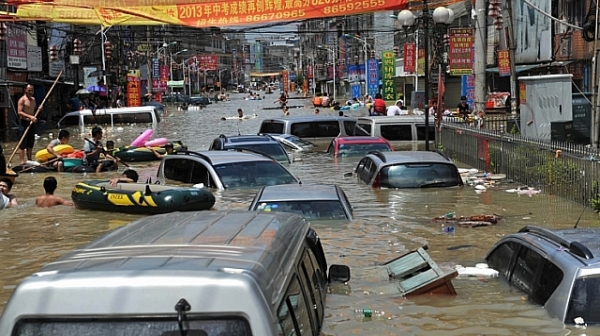 Наводнения предизвикаха масова евакуация в Китай