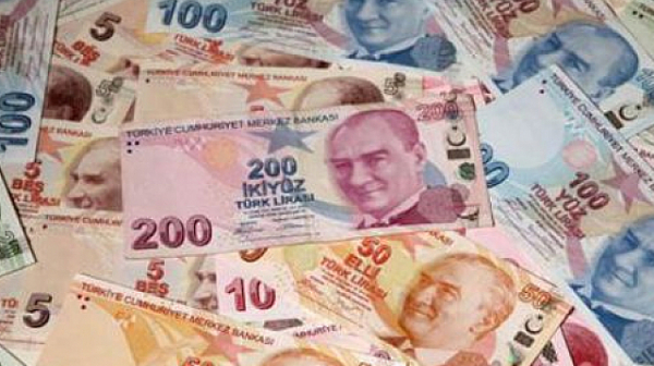 Хванаха над 300 000 турски лири в дамска чанта на Капитан Андреево