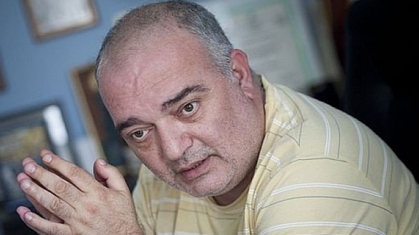 Арман Бабикян: Около острова на Борисов има много давещи се...