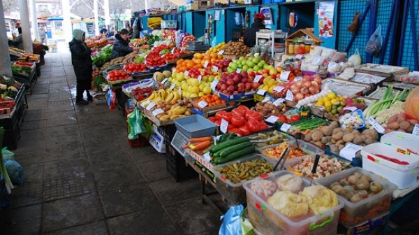 Цената на плодовете и зеленчуците поевтинява