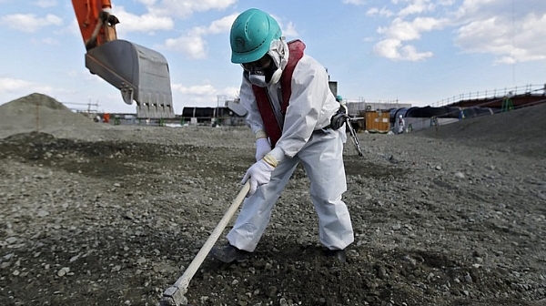 Япония почете жертвите на атомната централа Фукушима