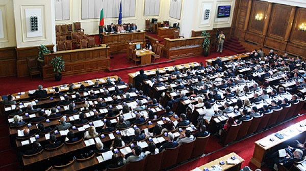 НФСБ искат депутатите да са без заплатите при отсъствия