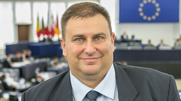 ЦИК реши Емил Радев да e евродепутат от листата на ГЕРБ