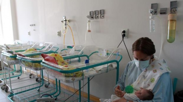 570 грама бебе се роди във Варна