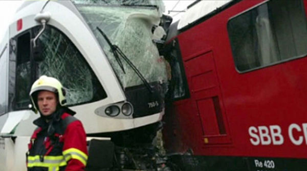 30 души са ранени при сблъсък на два влака в Швейцария
