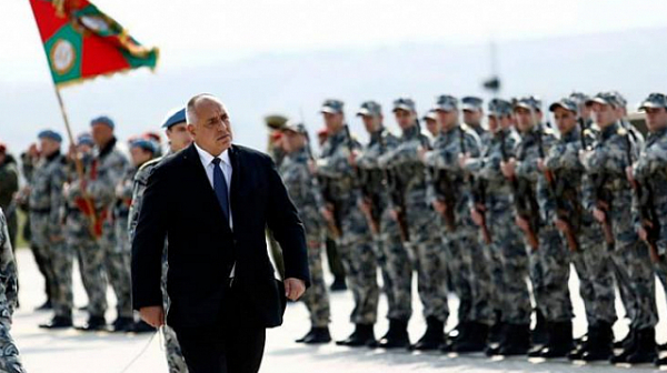Борисов пак се заяжда с президента: Военната авиация е годна само да натовари щаба и да избяга