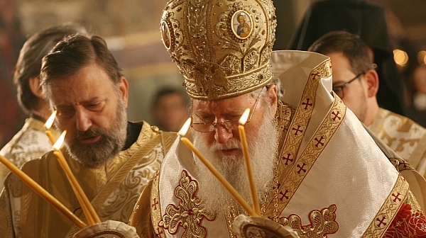 Патриарх Неофит поздрави българите за Цветница