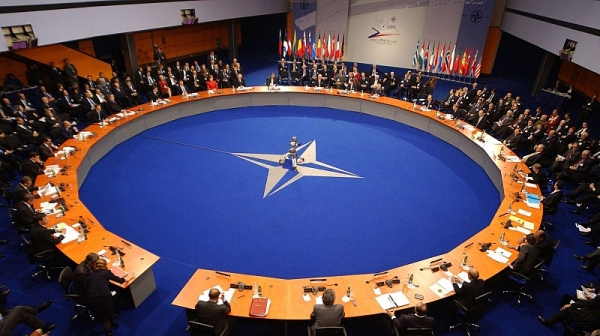 НАТО и САЩ приветстват подписването на Договора с Македония