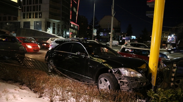 Верижна катастрофа на столичния бул. „България“ обърка движението