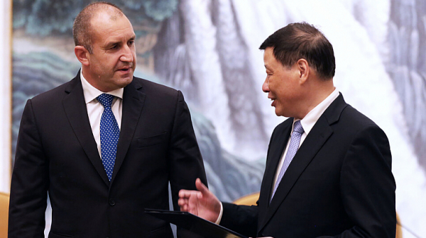 Радев: Отворихме нов етап в отношенията с Китай