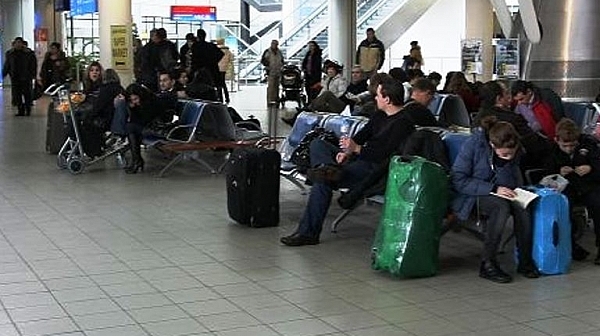 Близо 300 българи са блокирани на летище в Рим