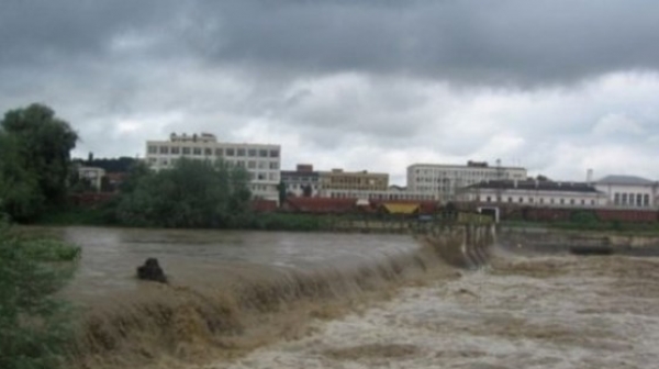 Заради дъждовете: Сложна обстановка в Тетевен, Басарбово и Неделино