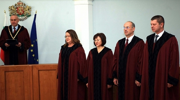 Четиримата новоизбрани конституционни съдии положиха клетва