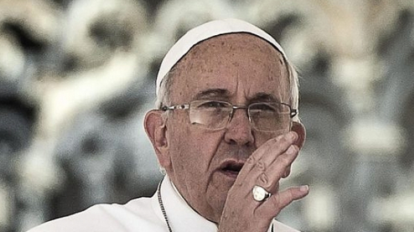 Папата забрани на бивш американски епископ да отслужва литургии