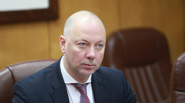 Желязков: До края на този месец ще представим новата система за закупуване на билети за БДЖ