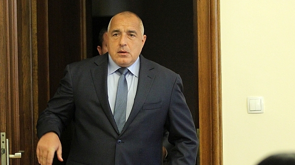 Борисов ”поправя” парламента за закона ”Домусчиев”
