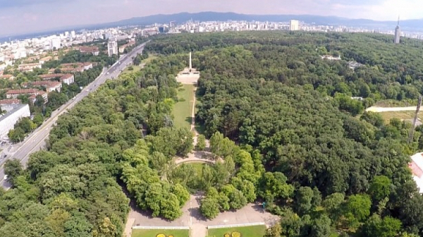 Столична община си връща 4 имота в Борисовата градина