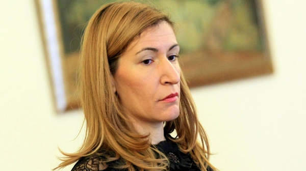 Ангелкова се похвали с ръст на туристите, била готова за оставка