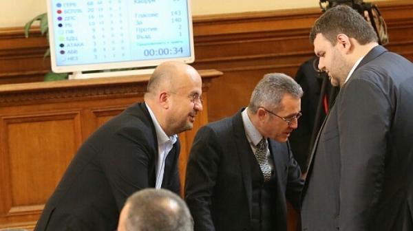 ДПС внесе закон за КТБ с единствена цел оправдаването на Делян Пеевски