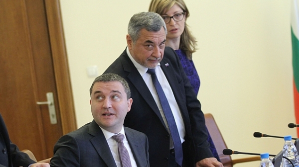 Борисов и министрите му днес решават за Великденските пенсии