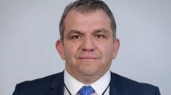 Затвор за депутат от ГЕРБ със семейни еврокъщи за гости в Лещен и Гайтаниново