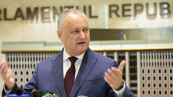 Отстраненият президент на Молдова отказва да подаде оставка