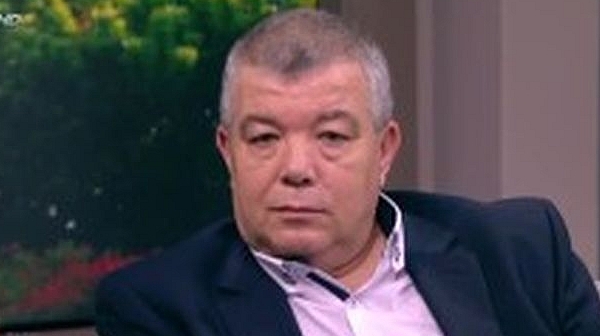 Отстраненият д-р Апостолов: Няма да пиша в CV-то, че съм бил зам.-министър