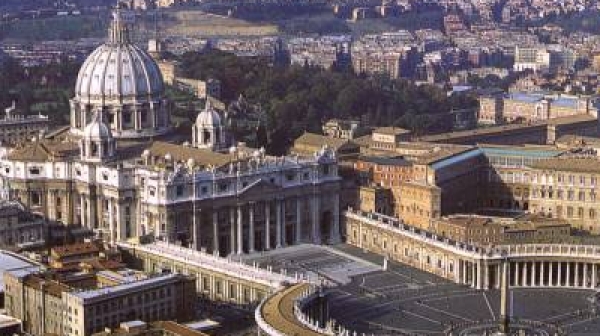 Ватикана лиши от духовен сан бившия архиепископ на Вашингтон