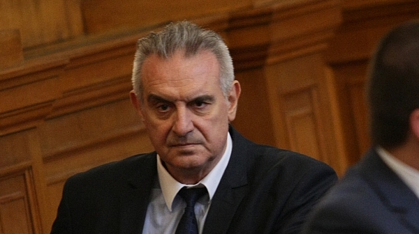 БСП и ДПС поискаха оставката на Валентин Касабов за изказването му за дървениците