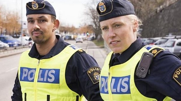 Заловиха кола с експлозиви в Швеция