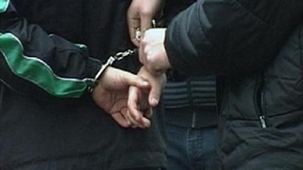 Арестуваха на ”Марица” двама каналджии за трафик на 18 бежанци