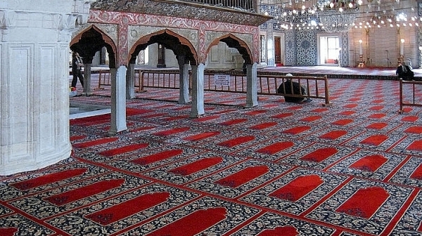 Турското вероизповедание спря парите на имамите у нас