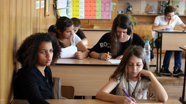 ”Галъп”: Според 63 % от българите образованието в училищата у нас върви към по-лошо
