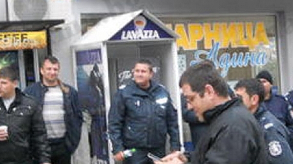 Протестират и полицаите в Петрич