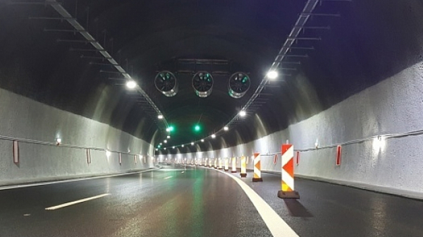 Катастрофа затруднява движението през тунел ”Железница”