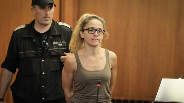 Иванчева отново с белезници в съда