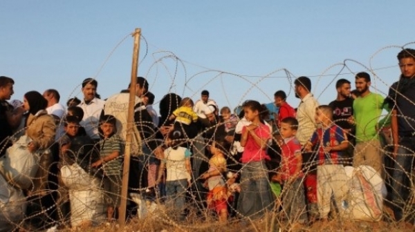 Унгария пусна ток по оградата срещу нелегалните мигранти