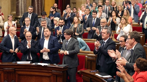 Мадрид се готви да отнеме временно независимостта на Каталуния