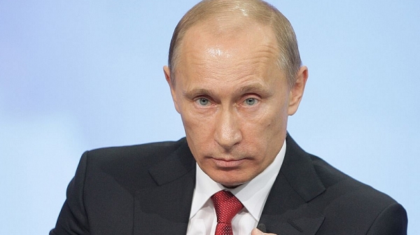 Руски депутати: Путин и съюзниците му продължават да перат пари