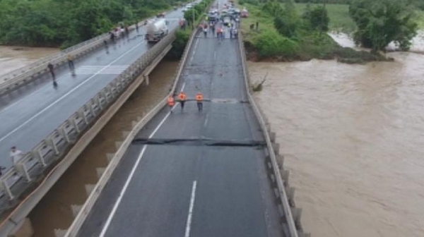 Валежи предизвикаха сериозни наводнения в Турция