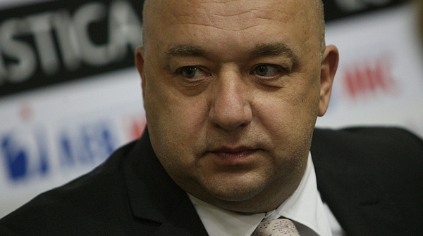 Министър Кралев - специалист по всичко: от бокс, през БФС до базата на ЦСКА