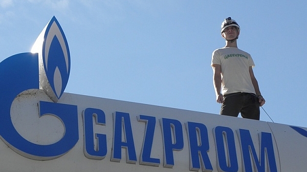 ”Газпром” постави първата тръба на ”Турски поток”