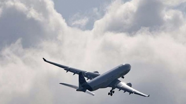 Пак инцидент в небето: самолет скъса жици на далекопровод в Монтанско