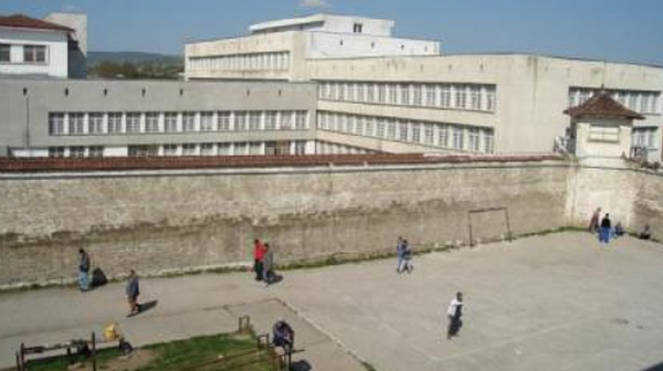 Затворник избяга от затвора в Ловеч