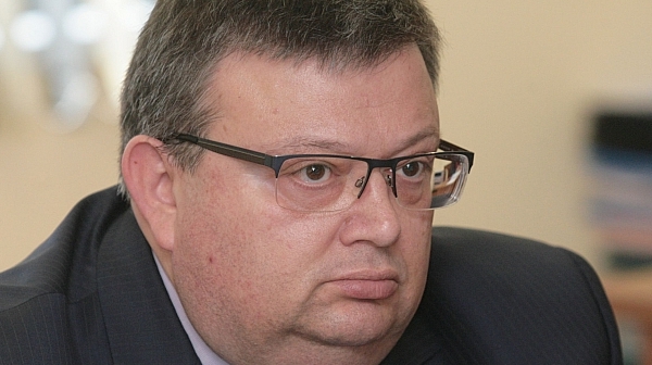 Парламентът ще изслуша Сотир Цацаров за паралелния износ на лекарства
